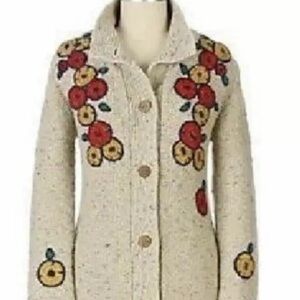 Beautiful gently worn Anthropologie sparrow sweater coat. EUC size S